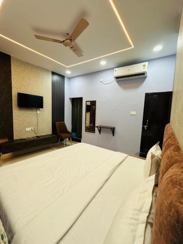 hotel airport suites