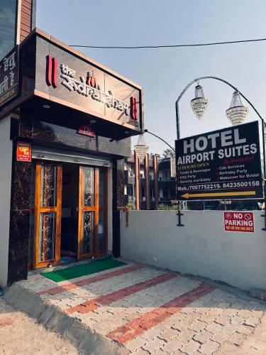 hotel airport suites