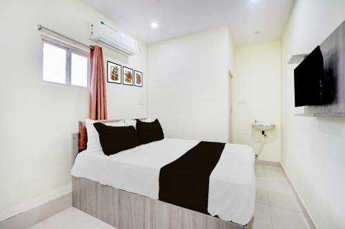 Hotel O Century Grand Luxury Rooms,,3 star