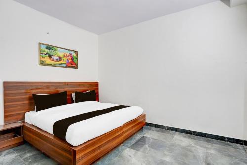 Hotel O Mayur Deluxe,,3 star