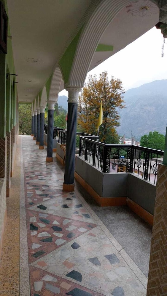 hotel gauri shankar and restaurant