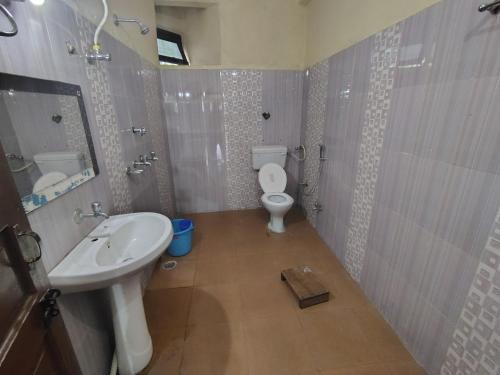 Hotel Gauri Shankar & Restaurant,,3 star