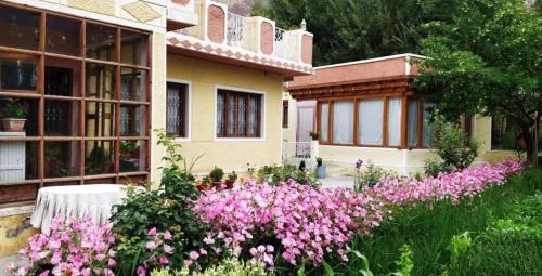 trinity home stay