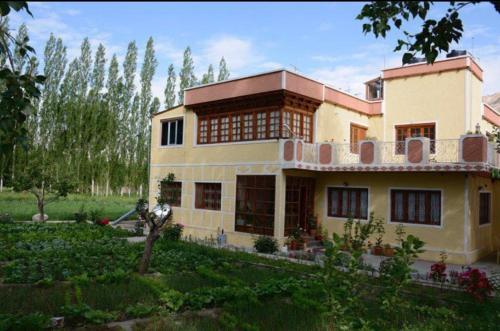 Trinity Home Stay,,3 star