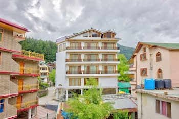 everest hotel manali