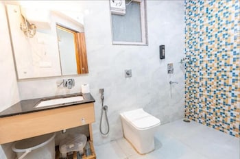 everest hotel manali