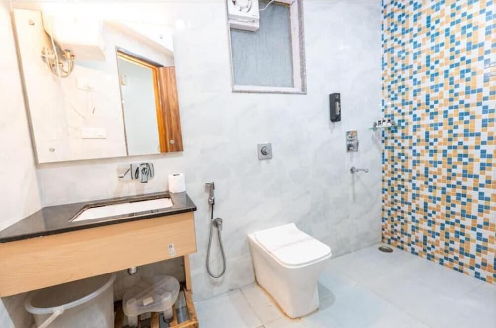 everest hotel manali