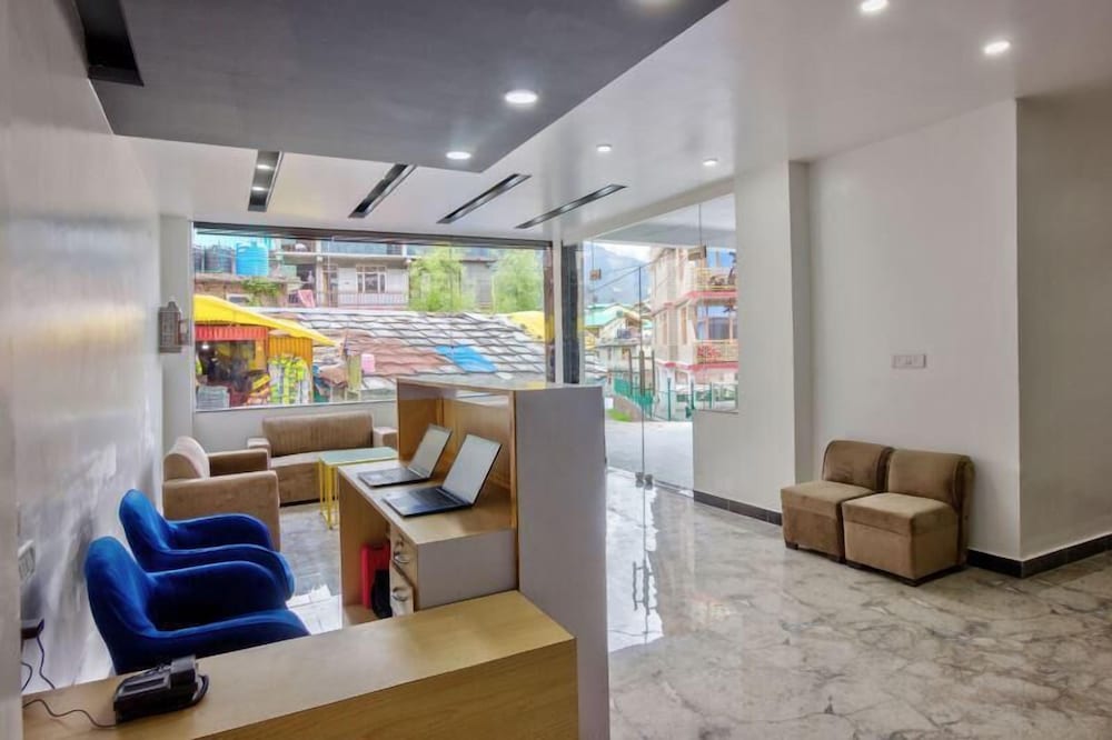 everest hotel manali