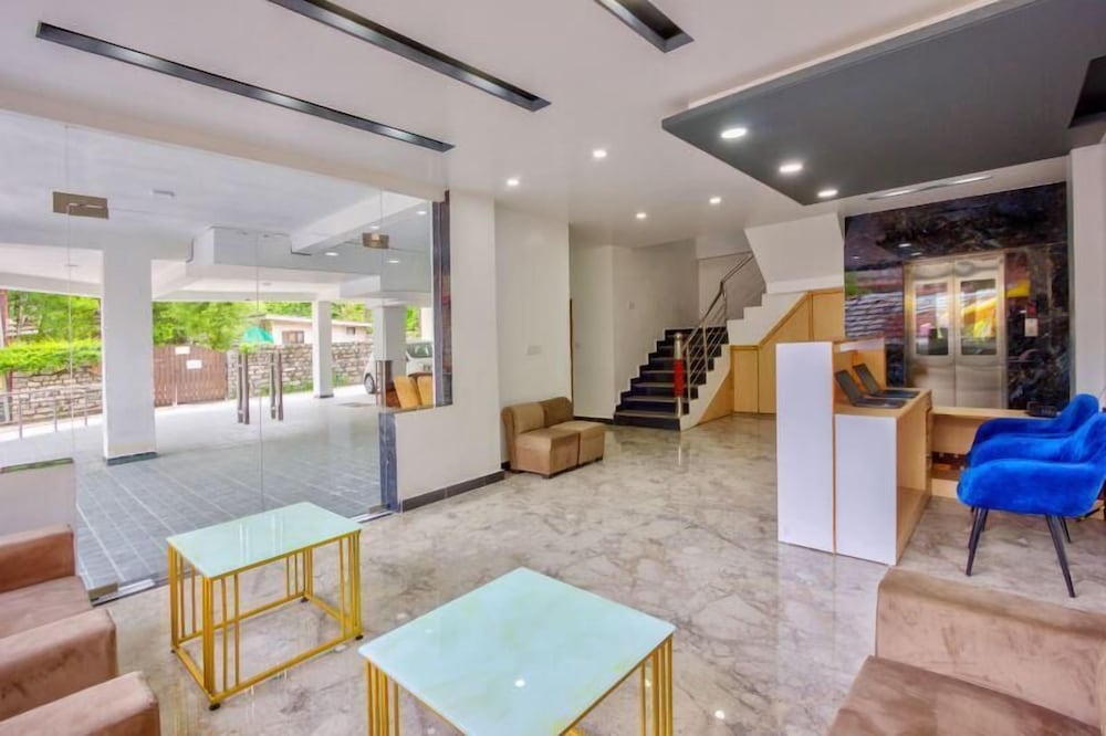 everest hotel manali