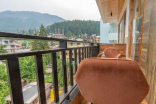 Everest Hotel Manali,,3 star