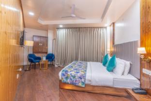 everest hotel manali