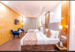 everest hotel manali