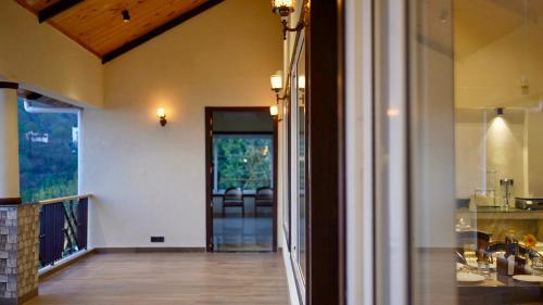 The Dunhill Manor,,3 star