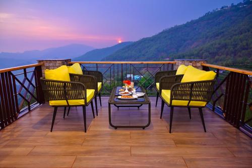 The Dunhill Manor,,3 star