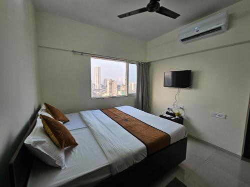 pinaki comfort stay malad near nesco and oberoi mall