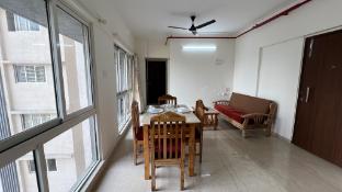 pinaki comfort stay malad near nesco and oberoi mall