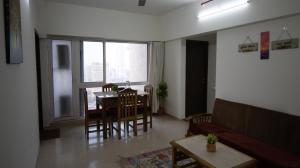 pinaki comfort stay malad near nesco and oberoi mall
