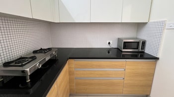 pinaki comfort stay malad near nesco and oberoi mall