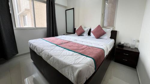 Pinaki Comfort Stay Malad - Near Nesco & Oberoi Mall,,3 star