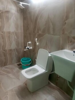 hill forrest resort by sky inn