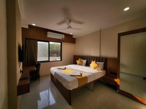 hotel the avirajan