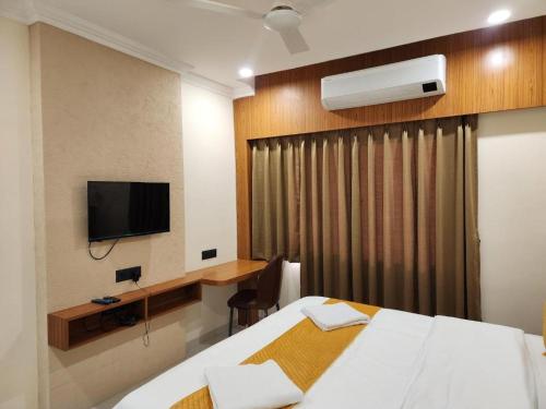 Hotel The Avirajan,,3 star