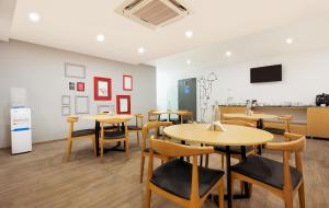 super townhouse the cinco htl near esi hospital