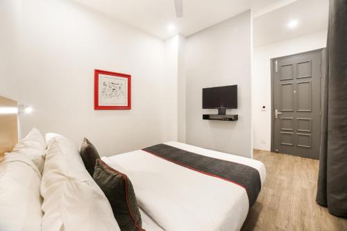 Super Townhouse Dilshad Garden Near Dilshad Garden Metro Station,,4 star