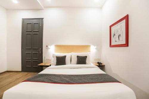 super townhouse dilshad garden near dilshad garden metro station