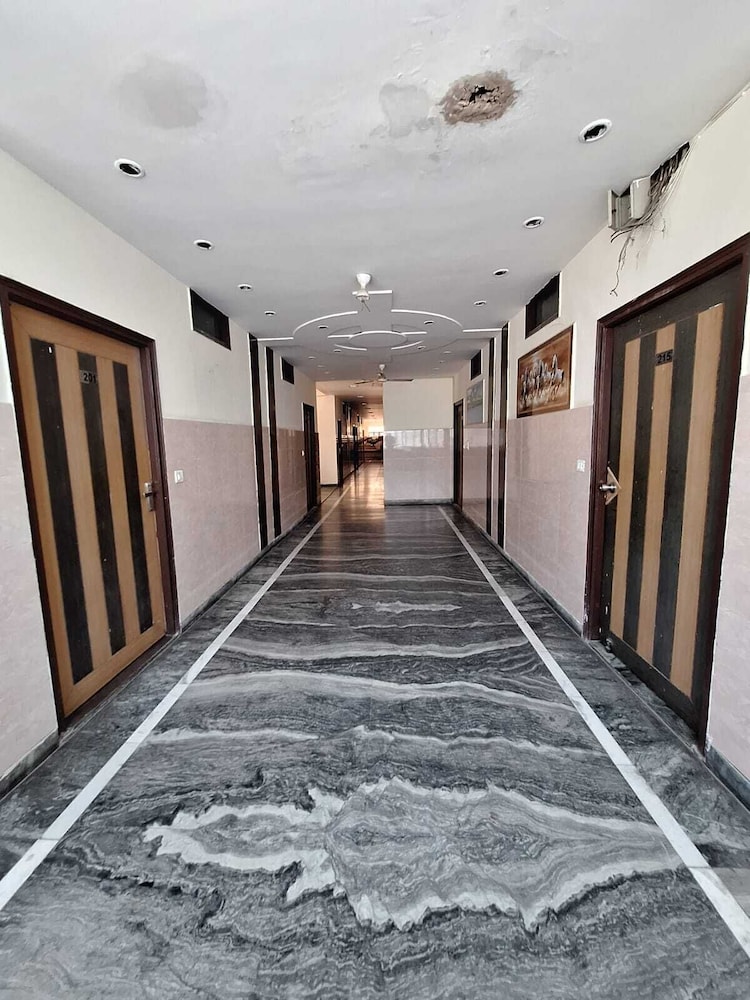 nancy paradise hotel