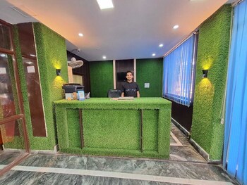 nancy paradise hotel