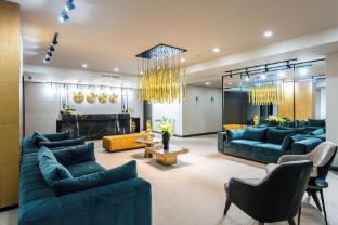 metropol club house