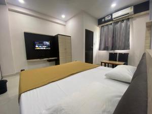 dhanya lodge