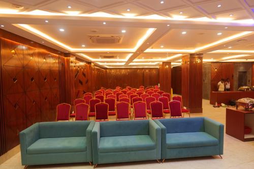 hotel mantavya varanasi near temple