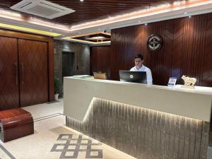 hotel mantavya varanasi near temple