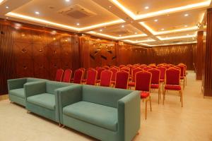 hotel mantavya varanasi near temple