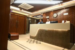 hotel mantavya varanasi near temple