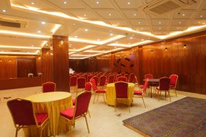 hotel mantavya varanasi near temple