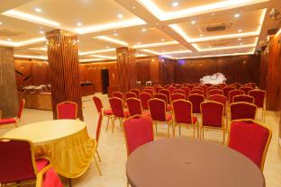 hotel mantavya varanasi near temple