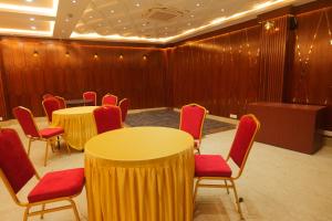 hotel mantavya varanasi near temple