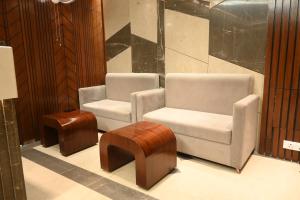 hotel mantavya varanasi near temple