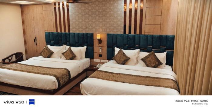 hotel mantavya varanasi near temple