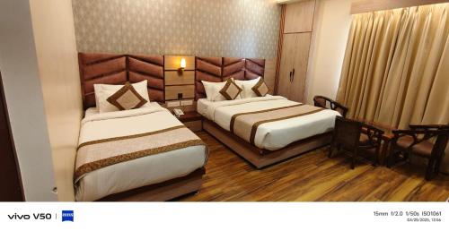 hotel mantavya varanasi near temple