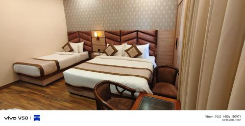 hotel mantavya varanasi near temple