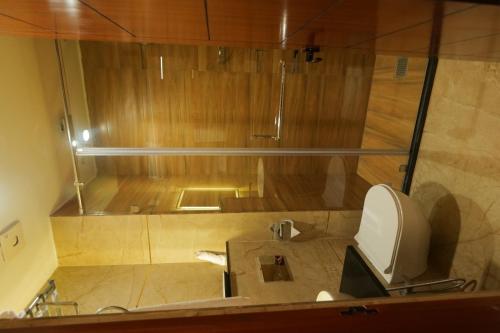 hotel mantavya varanasi near temple