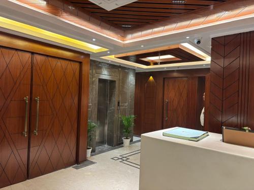 hotel mantavya varanasi near temple