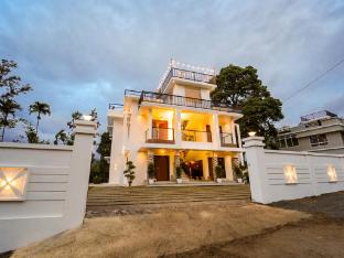 oasis vythiri pool aparments