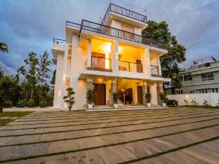 oasis vythiri pool aparments