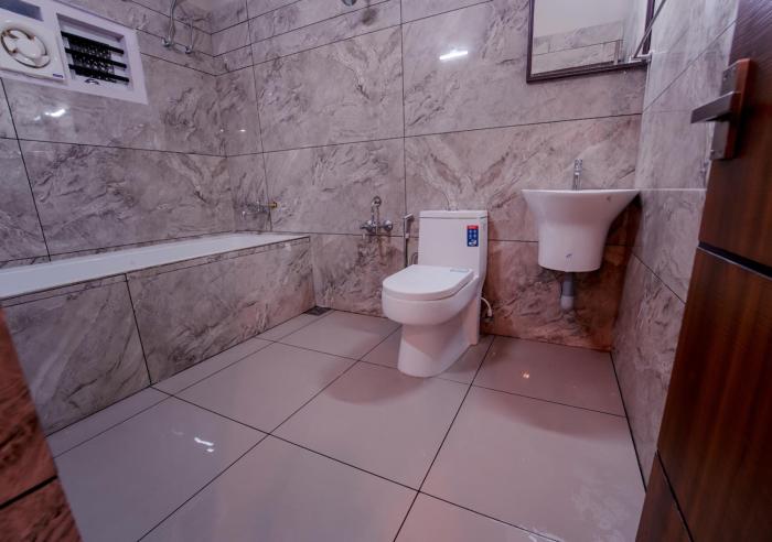 oasis vythiri pool aparments