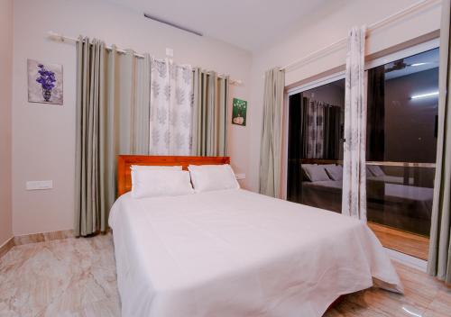 oasis vythiri pool aparments